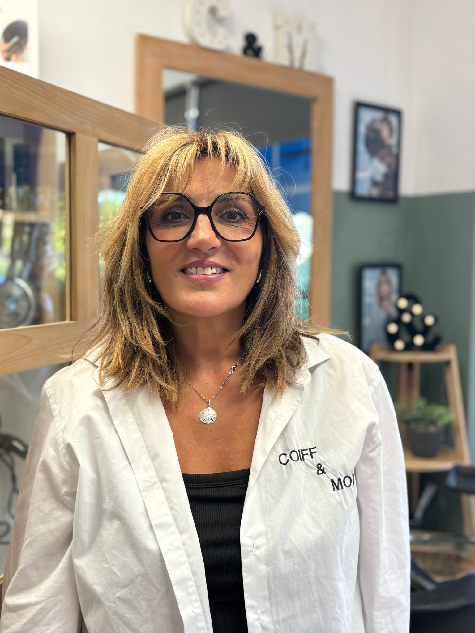 Valerie popritaire sdu salon coiffet moi avec style à hyeres var PACA